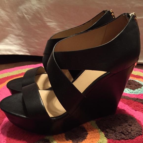 Michael Kors Black Leather Wedges! Size 6! Classy! - Picture 1 of 4
